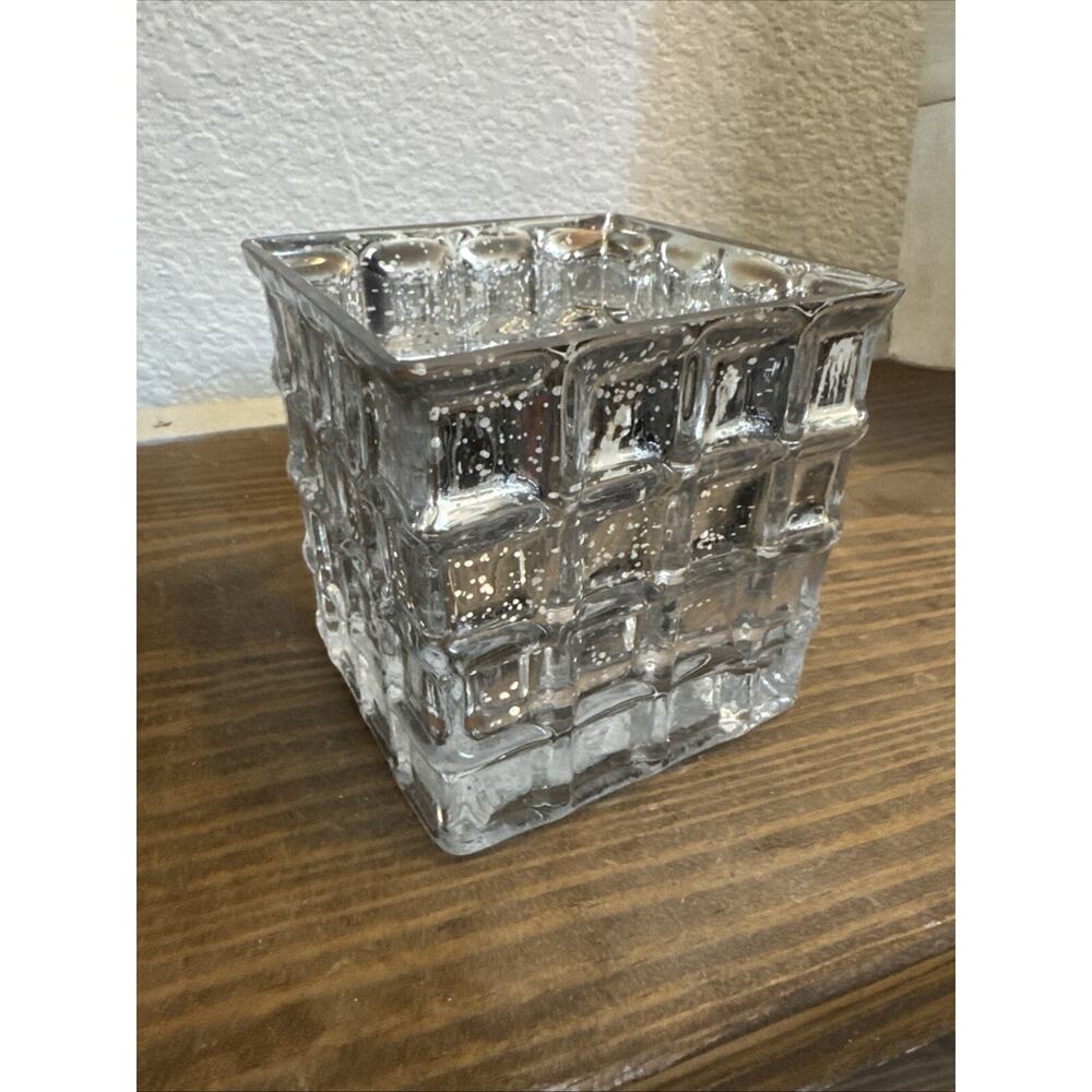 Diamond Star 57057 4x 4 x 4 in. Square Glass Candle Holder Silver